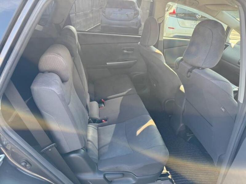PRIUS ALPHA