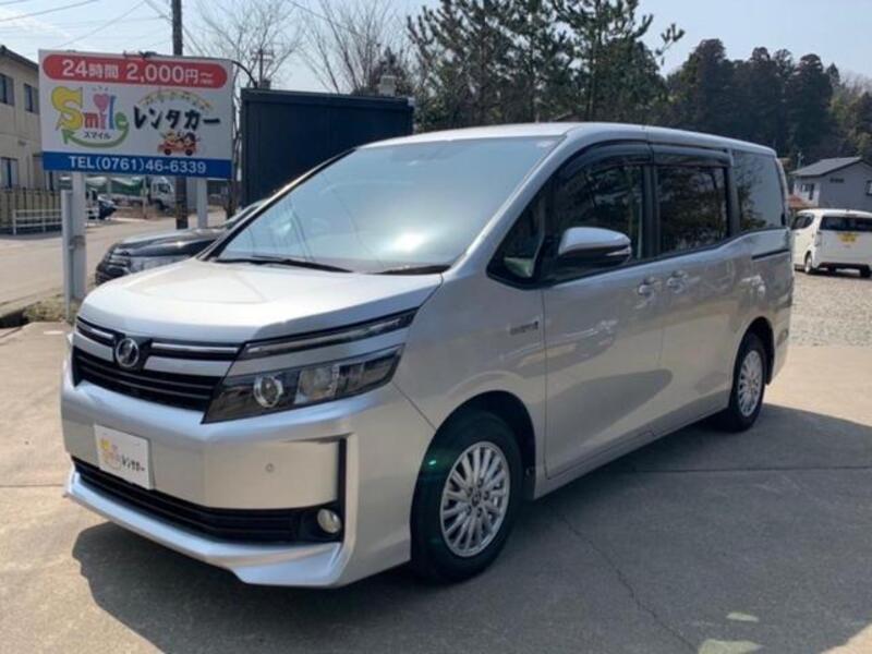 TOYOTA VOXY