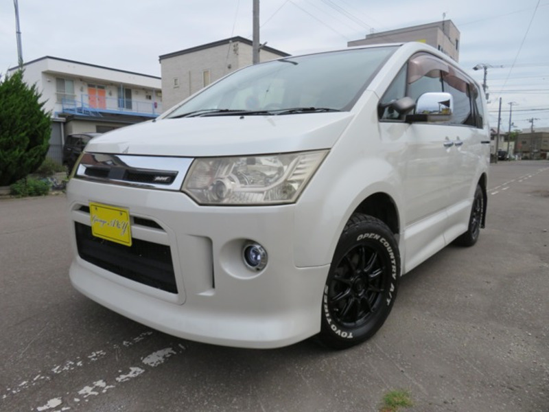 MITSUBISHI DELICA D5