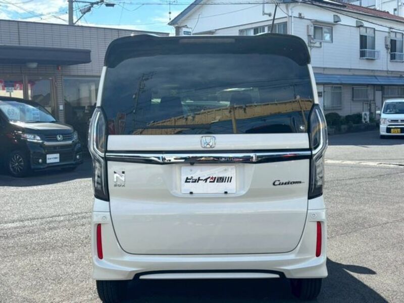 N BOX CUSTOM