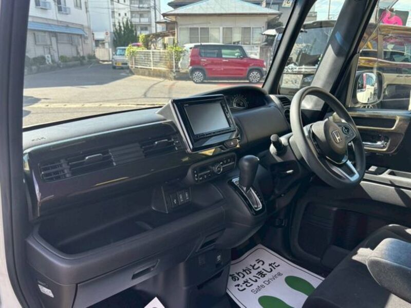 N BOX CUSTOM
