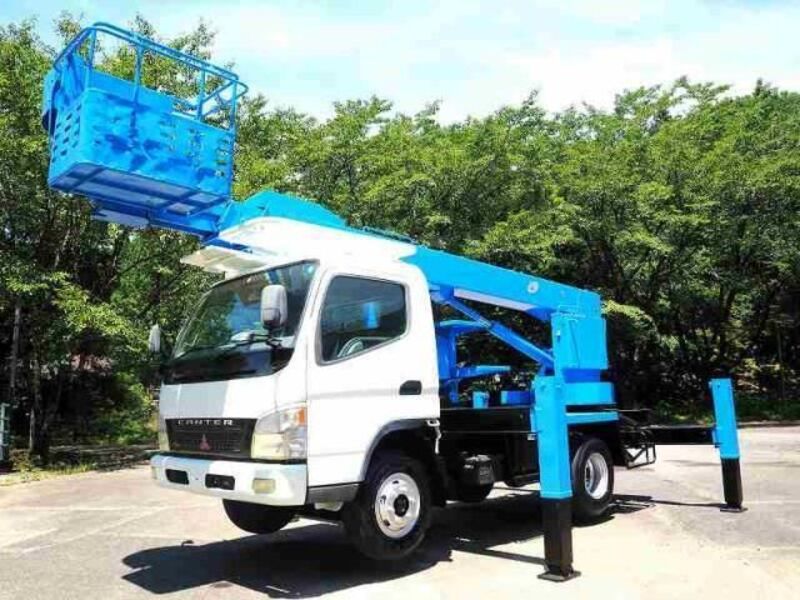 MITSUBISHI CANTER