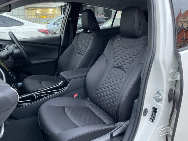 PRIUS PHV