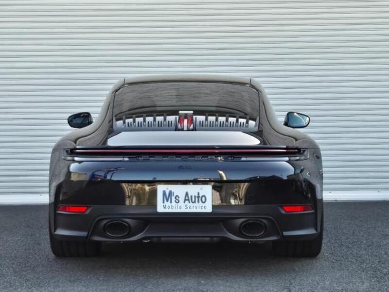 911