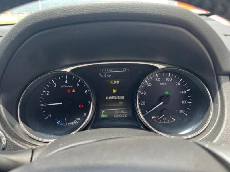 X-TRAIL