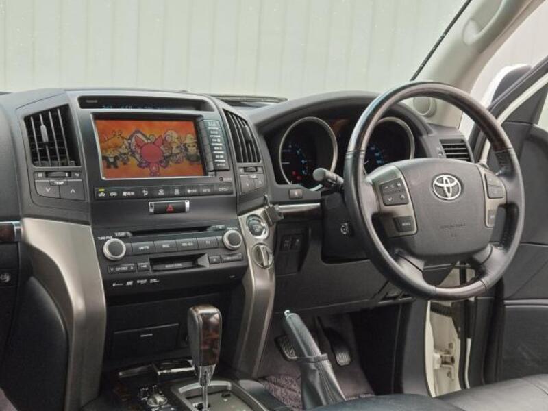 LAND CRUISER
