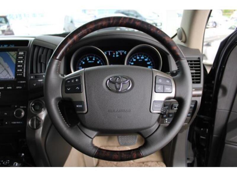 LAND CRUISER