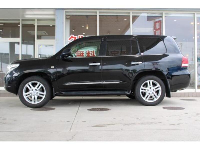LAND CRUISER
