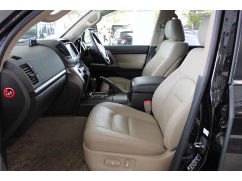 LAND CRUISER