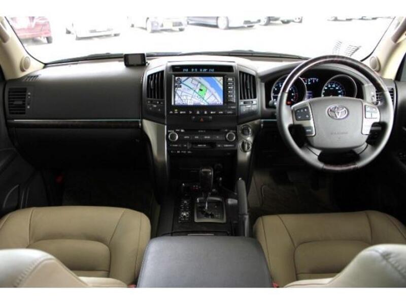 LAND CRUISER