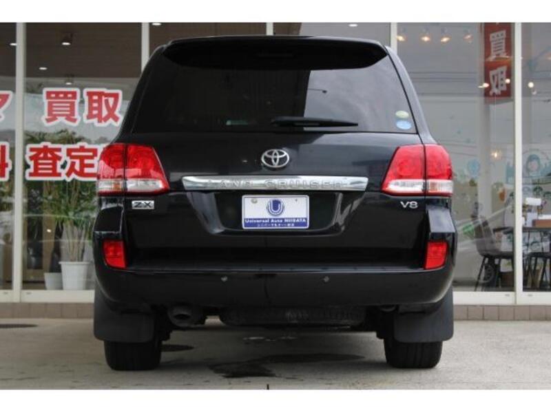 LAND CRUISER