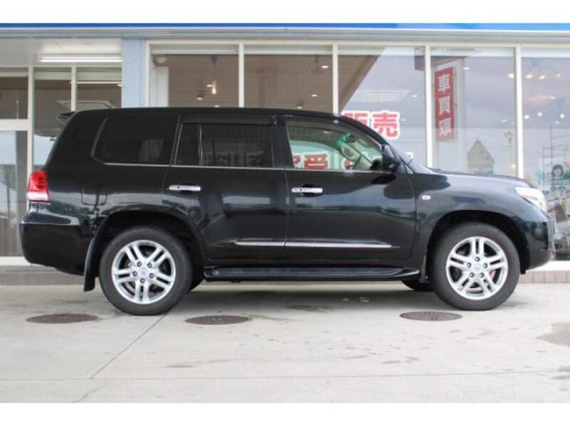 LAND CRUISER