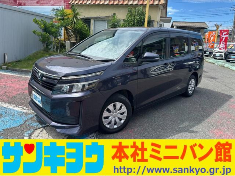TOYOTA VOXY