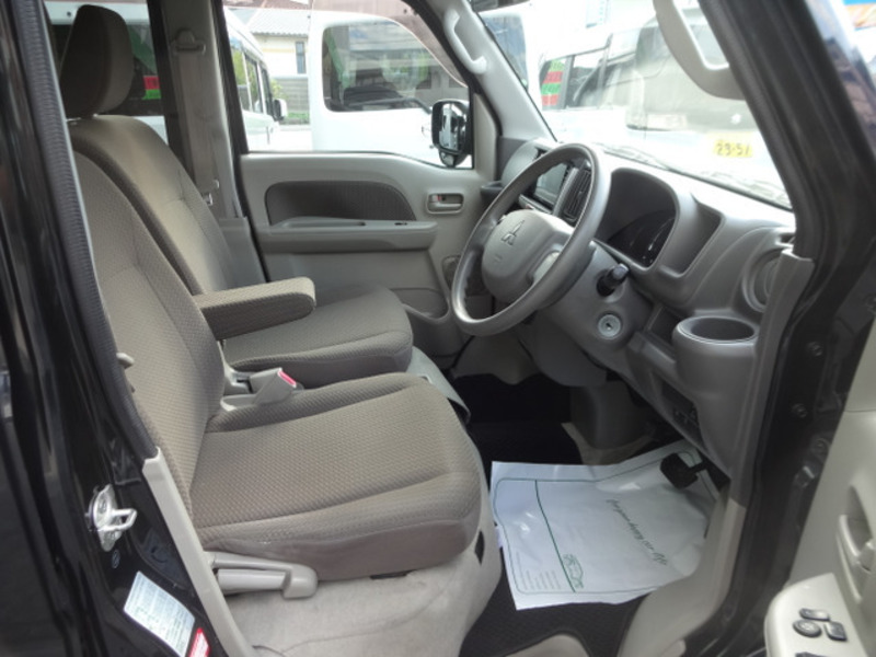 MINICAB VAN