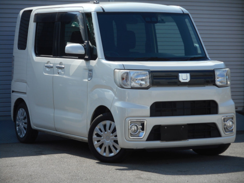 DAIHATSU WAKE