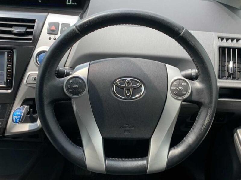 PRIUS ALPHA