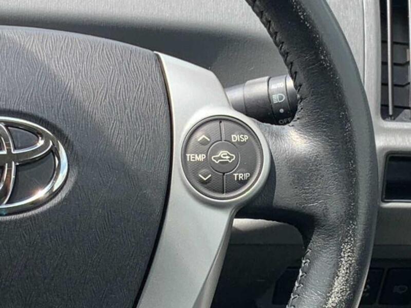 PRIUS ALPHA