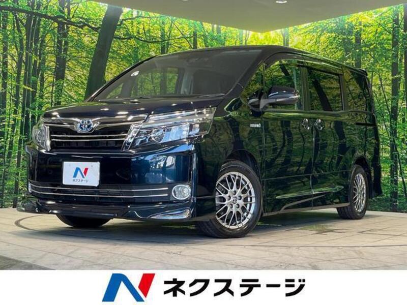 TOYOTA VOXY
