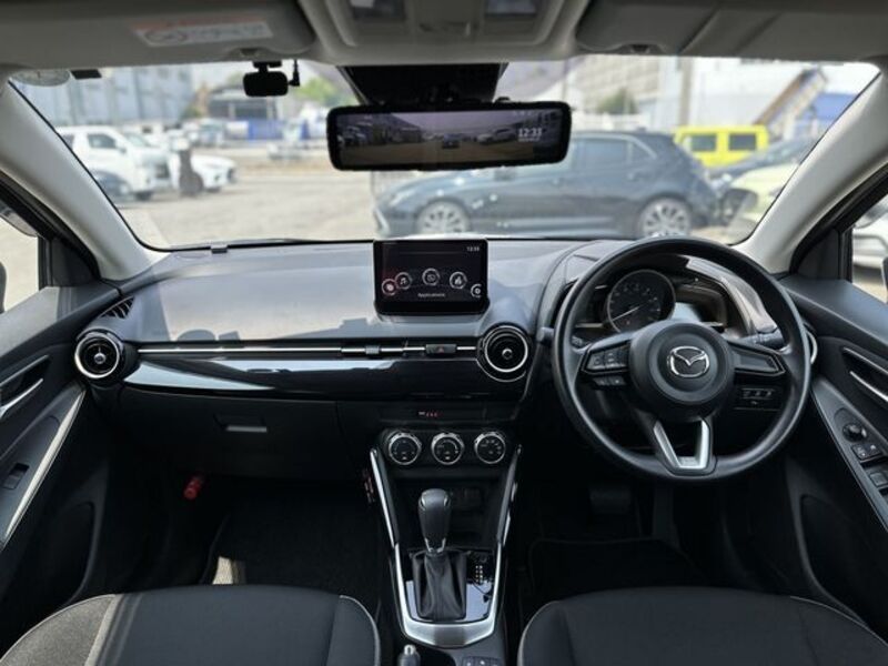 MAZDA2