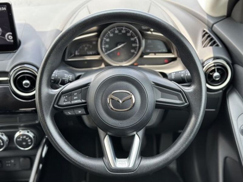 MAZDA2