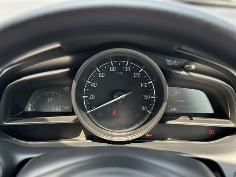 MAZDA2