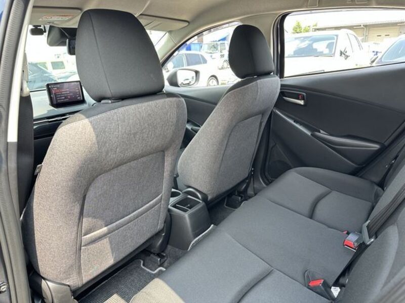 MAZDA2