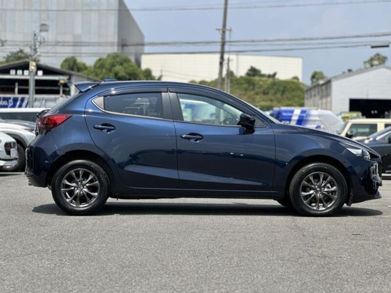 MAZDA2