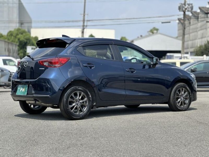 MAZDA2