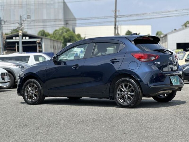 MAZDA2