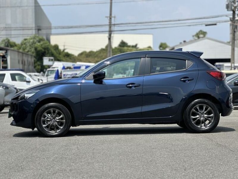 MAZDA2