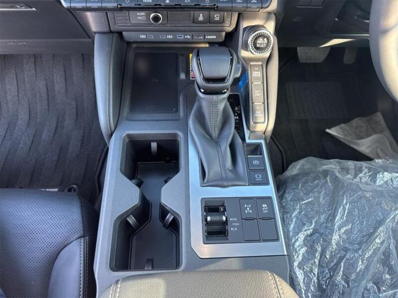 LAND CRUISER 250