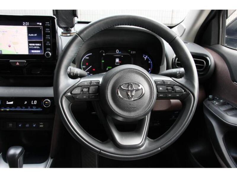 YARIS CROSS