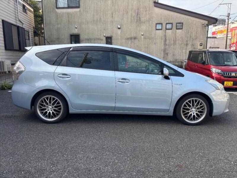 PRIUS ALPHA