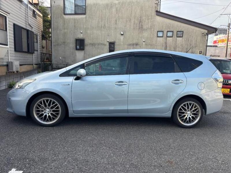PRIUS ALPHA