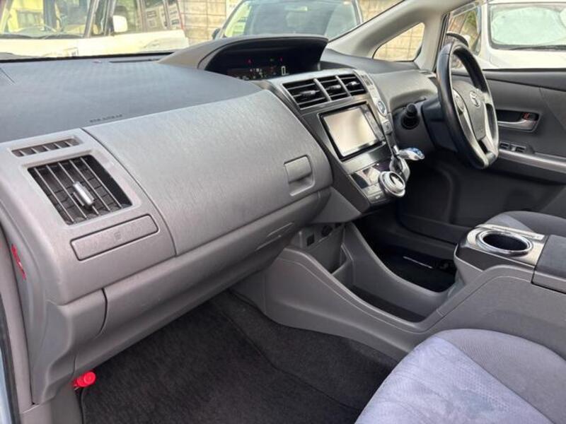 PRIUS ALPHA