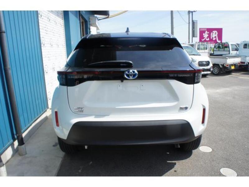 YARIS CROSS