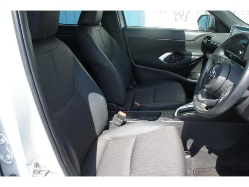 YARIS CROSS