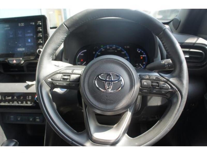 YARIS CROSS