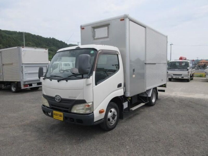 TOYOTA DYNA