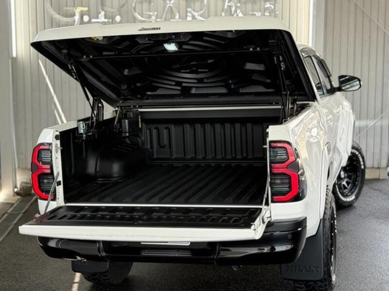 HILUX