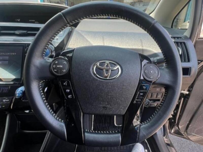 PRIUS ALPHA
