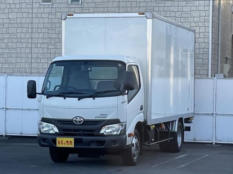 TOYOTA DYNA