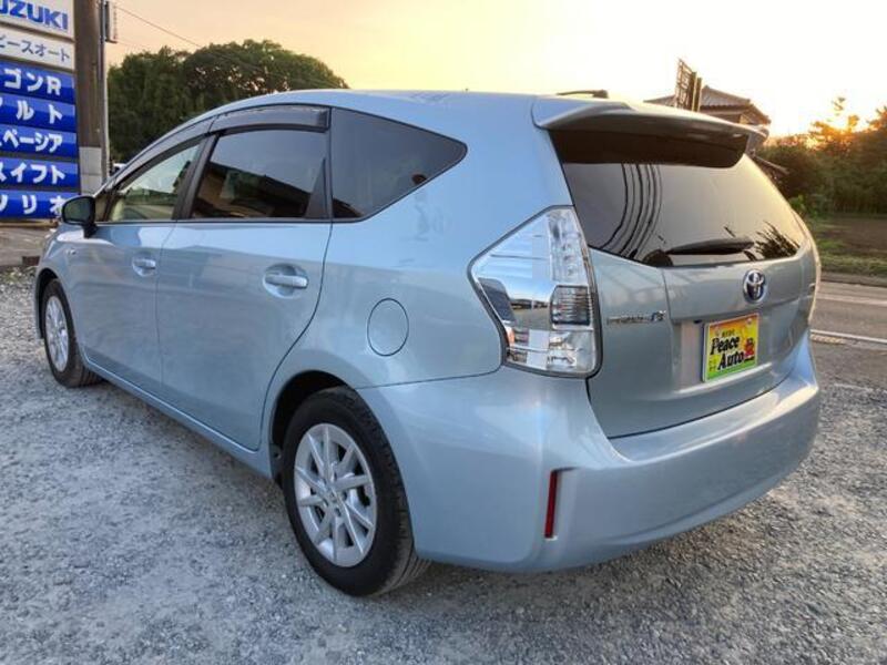 PRIUS ALPHA