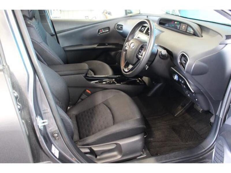 PRIUS PHV