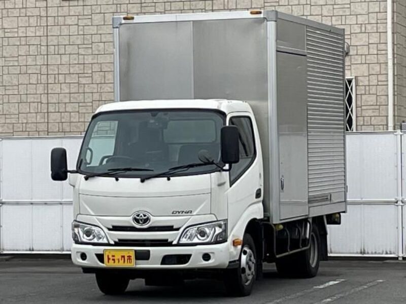 TOYOTA DYNA