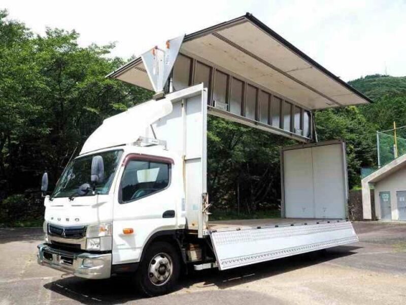 MITSUBISHI CANTER