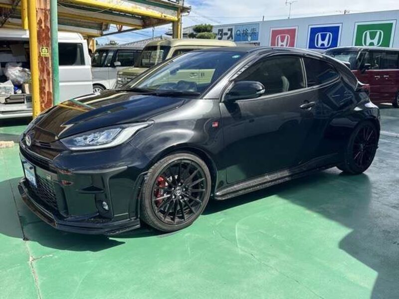 GR YARIS