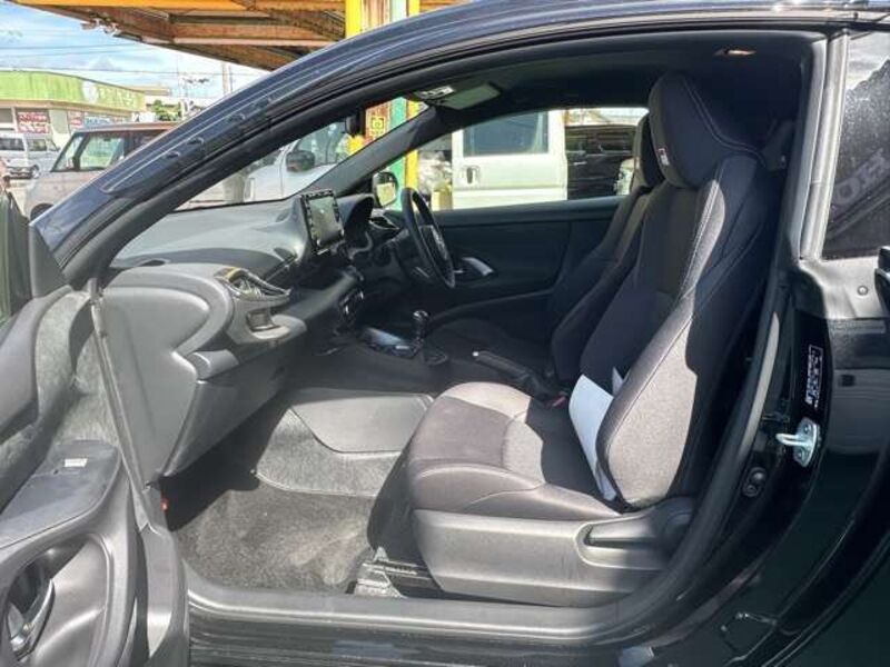 GR YARIS