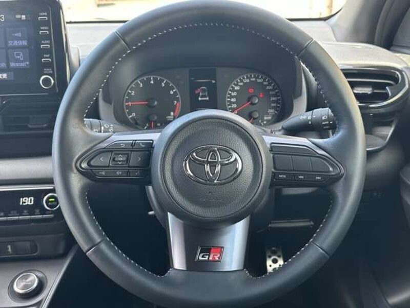 GR YARIS