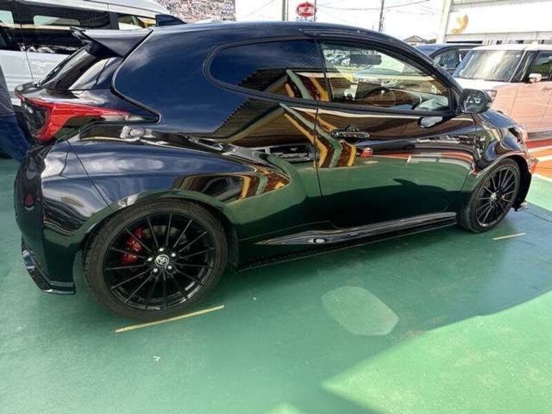 GR YARIS